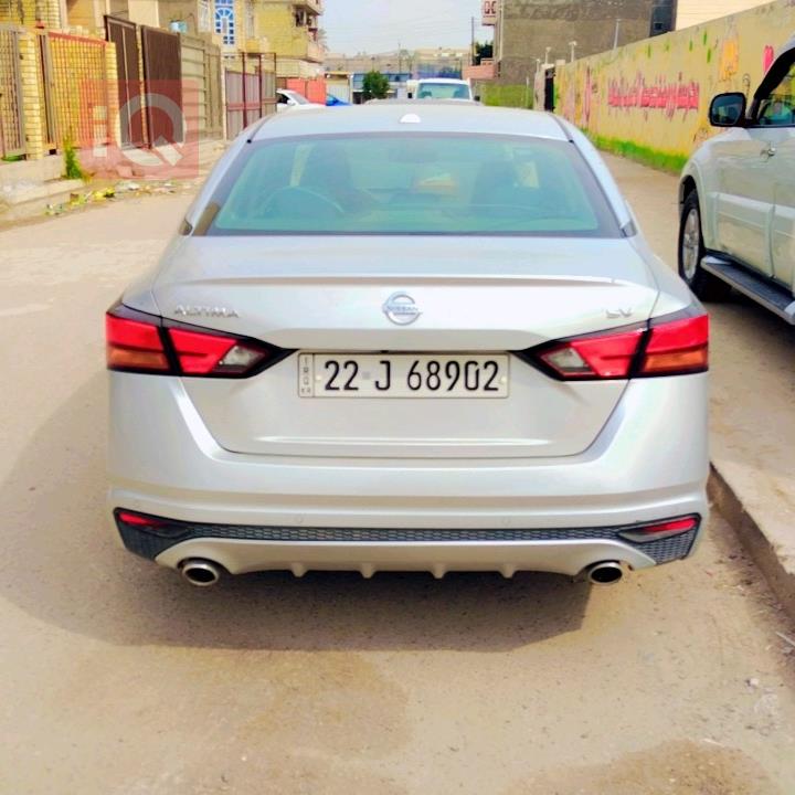 نيسان ألتيما